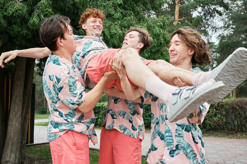 What Matching Thanksgiving Shirts Quietly Add to Family Gatherings
