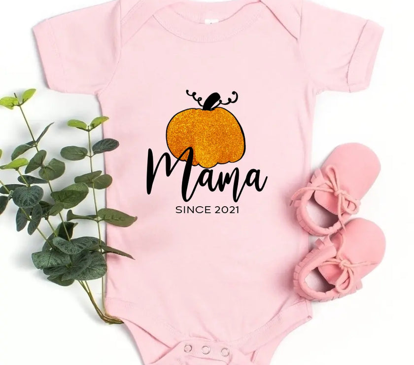 Mama Mini Pumpkin Halloween Tee