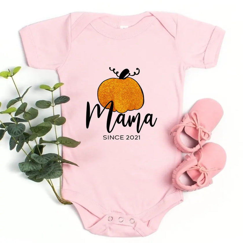 Mama Mini Pumpkin Halloween Tee