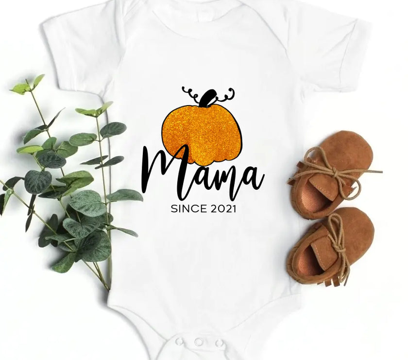 Mama Mini Pumpkin Halloween Tee