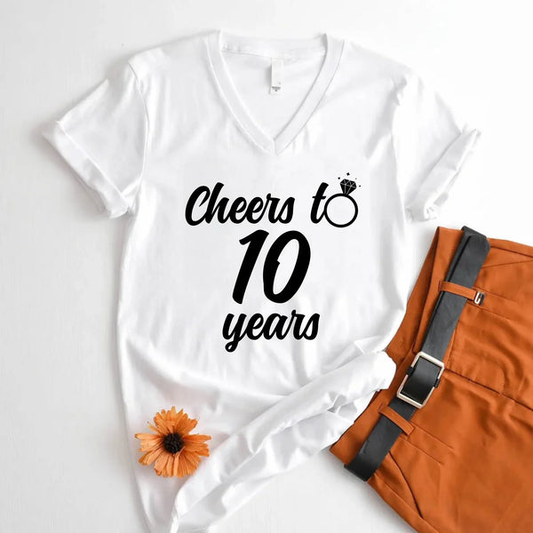 v-neck t-shirt white