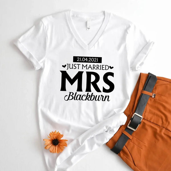 v-neck t-shirt white