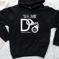 ❤️ Funny Handcuffs We Still Do Anniversary Matching Long Sleeve Shirts, Sweatshirts & Hoodies ⛓️