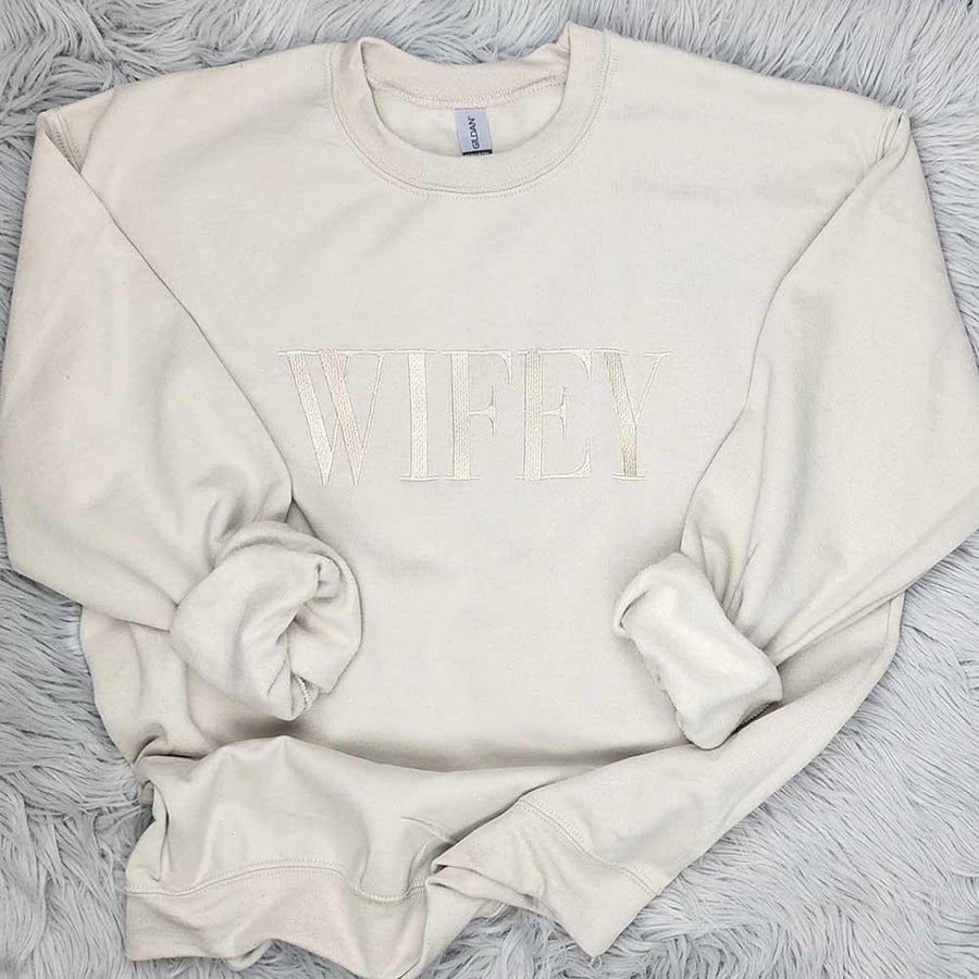 Embroidered “Wifey” Sweatshirt – Cozy Crewneck Perfect Gift for Her