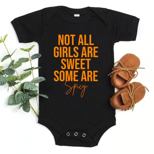 No todas las chicas son dulces, algunas son picantes. Camiseta familiar de Acción de Gracias.