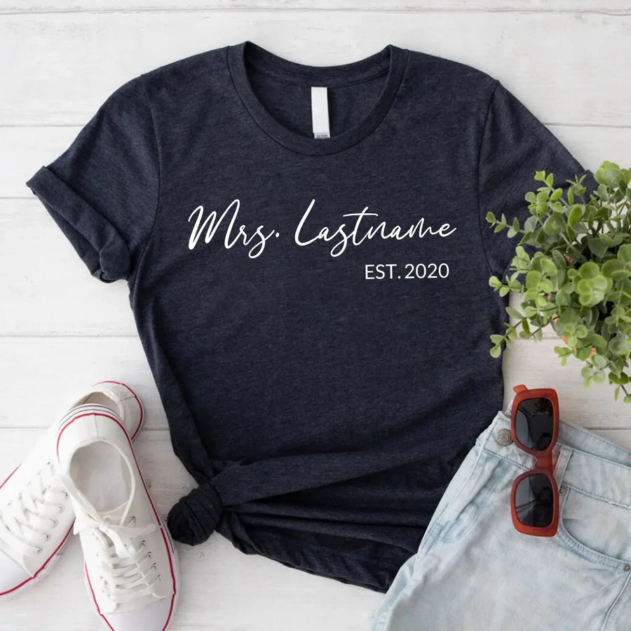 Custom Mrs. Special Edition Shirt – Personalized Name Tee for Brides & Wives DARK GREY