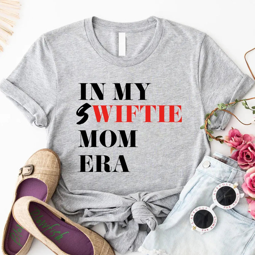 T-Shirt - Tay's Best Fan Mom Era T-shirt