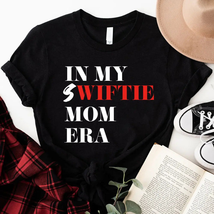 T-Shirt - Tay's Best Fan Mom Era T-shirt