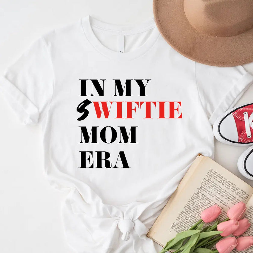 T-Shirt - Tay's Best Fan Mom Era T-shirt