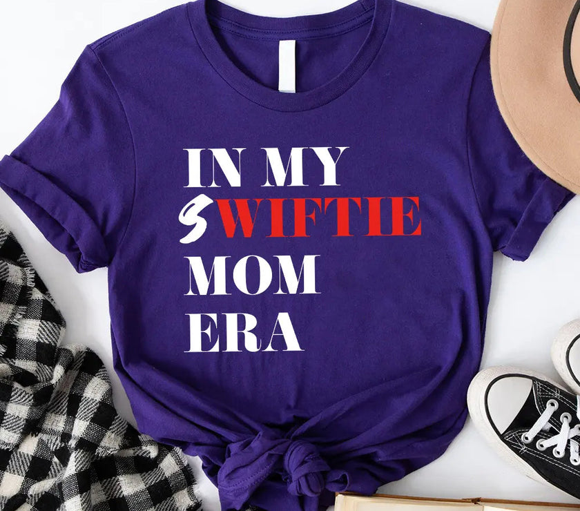 T-Shirt - Tay's Best Fan Mom Era T-shirt